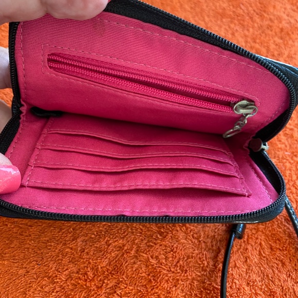 Authentic Coach wristlet - Picture 4 of 4